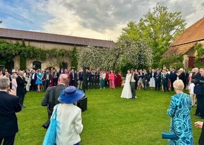 mariage-cocktail-jardin-invite