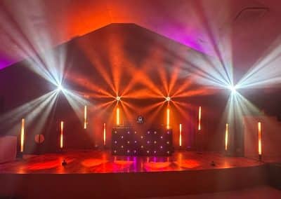 scene-dj-mariage-lumiere-orange